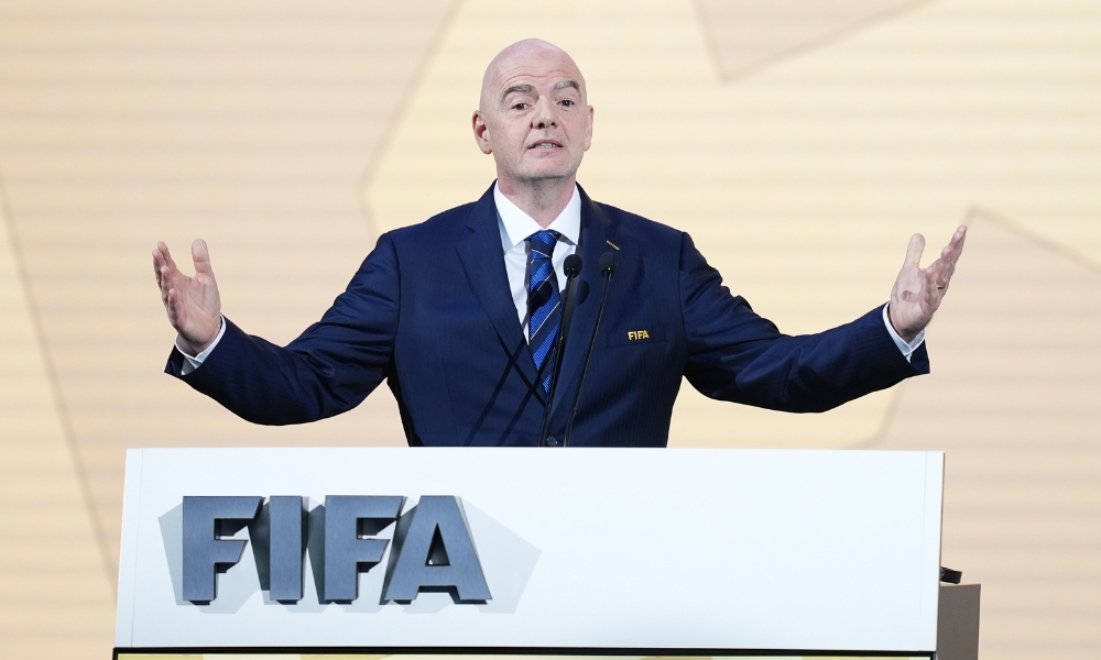 并最终以 并最终以